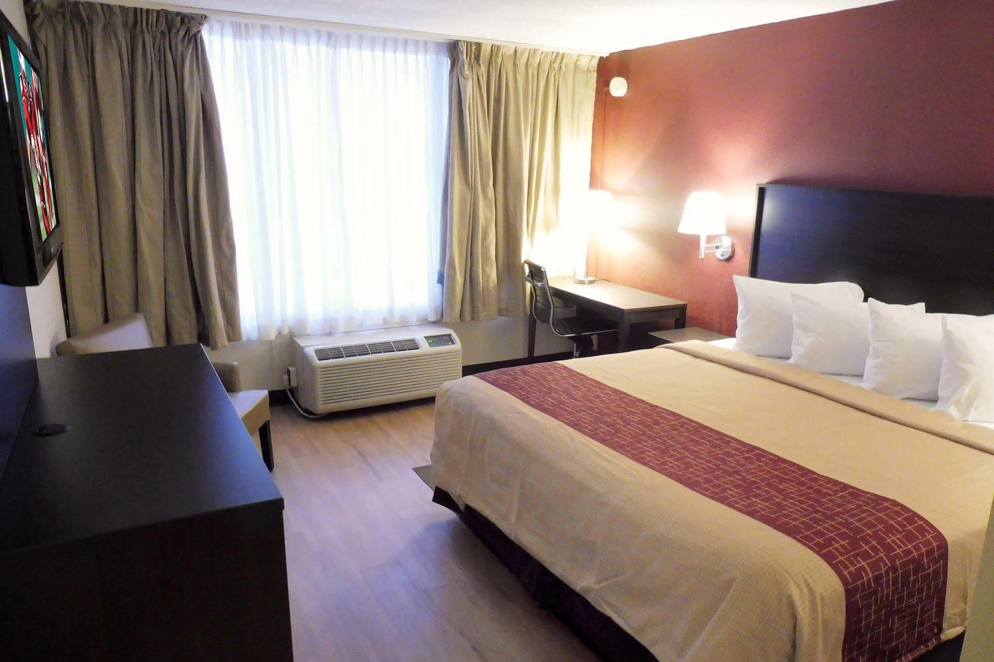 Ramada By Wyndham Cortland Hotel & Conference Center Bagian luar foto